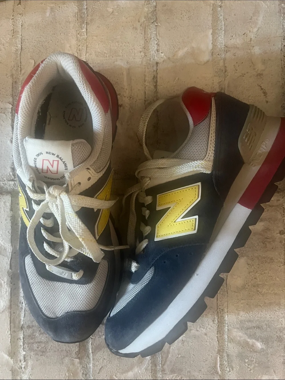 New Balance Men’s 574 D Navy, Yellow & Red Retro Sneakers sz 7